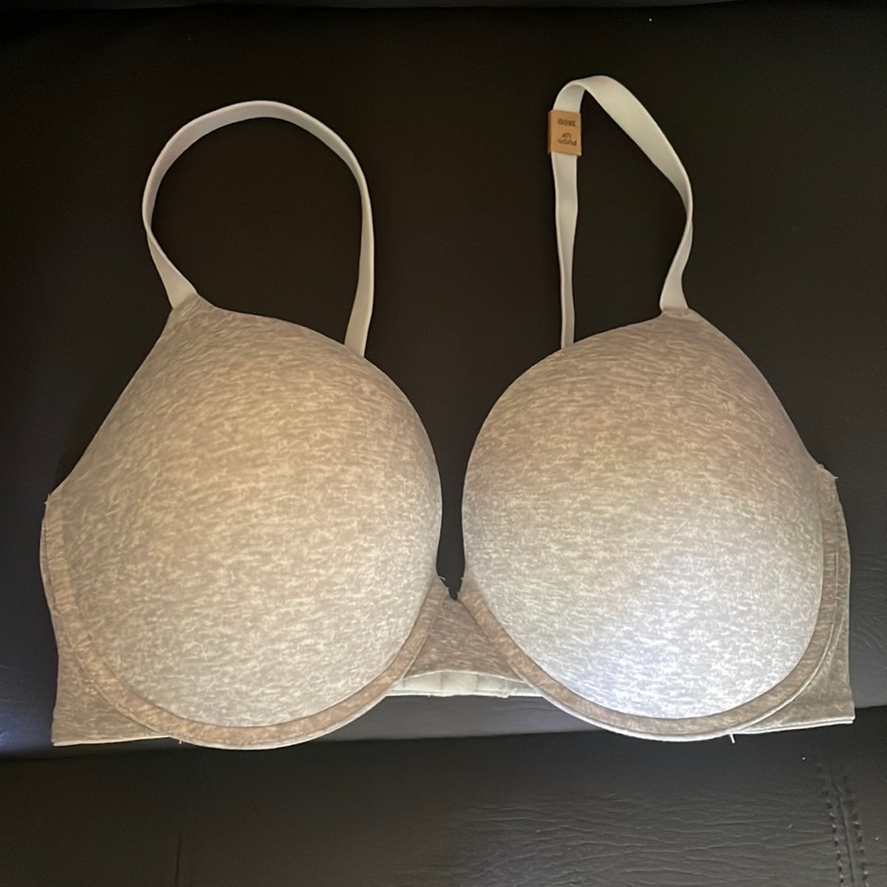 Victoria’s Secret pink bra